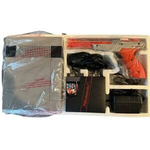 Nintendo NES Action Set Original Box Zapper Mario/Duck Hunt Controllers *WORKS!